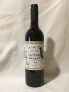 ファミマで買ったコンビニワインのレインボー・ロリキート（カベルネ・ソーヴィニヨン）の写真
